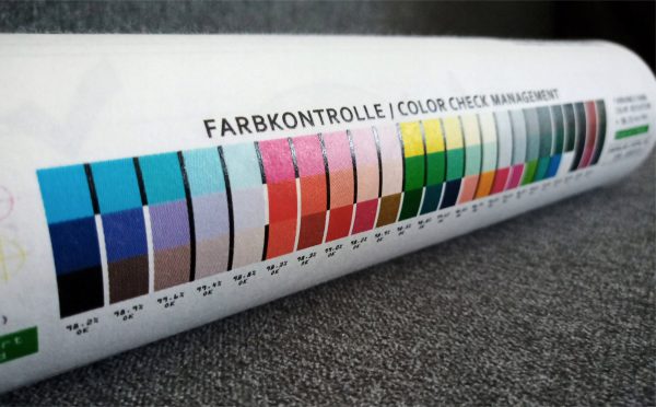 Fototapeto spalvų kokybės kontrolė